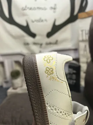 Adidas Samba OG أبيض بني ذهبي تطريز زهور أحذية رياضية أسلوب حياة 3