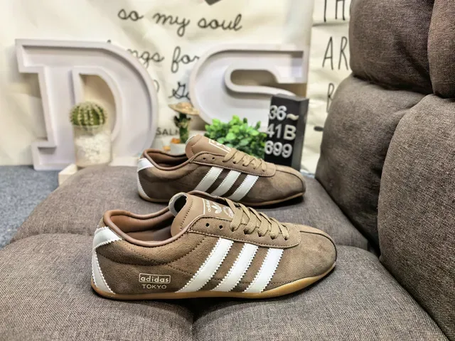 Adidas Samba Tokyo White Black Gold style de vie baskets 11