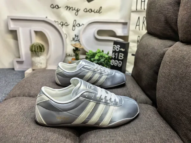 Adidas Samba Tokyo White Black Gold style de vie baskets 21