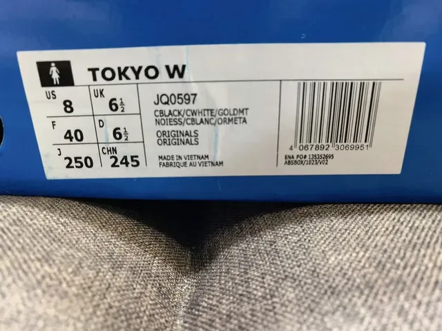 Adidas Samba Tokyo White Black Gold style de vie baskets 22