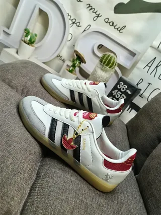Adidas Samba 白 红 黑 Gum 生活方式运动鞋 7