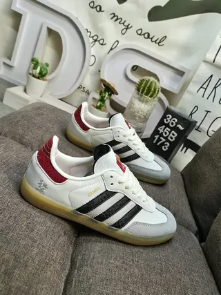 Adidas Samba 白 红 黑 Gum 生活方式运动鞋 9