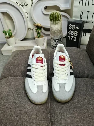 Adidas Samba 白 红 黑 Gum 生活方式运动鞋 10