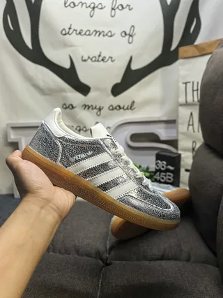 Adidas Argent Blanc Métallique Tige Cuir Accents Style de Vie Sneakers 5