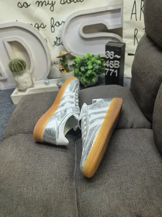 Adidas Argent Blanc Métallique Tige Cuir Accents Style de Vie Sneakers 6