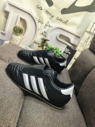 Adidas Smils Preto e Branco Sapatos de Futebol Indoor 7