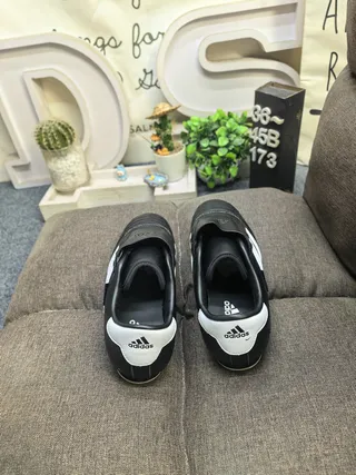 Adidas Smils Preto e Branco Sapatos de Futebol Indoor 8
