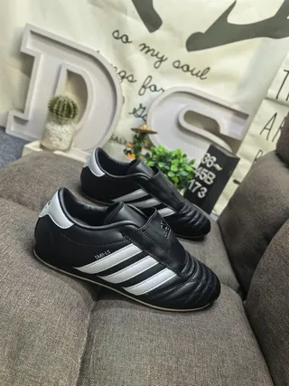 Adidas Smils Preto e Branco Sapatos de Futebol Indoor 9