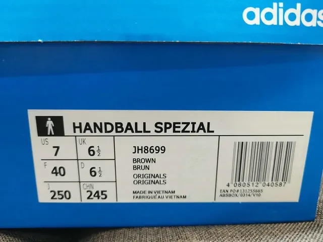Adidas Spezial Off-White e Burgundy tênis lifestyle 2