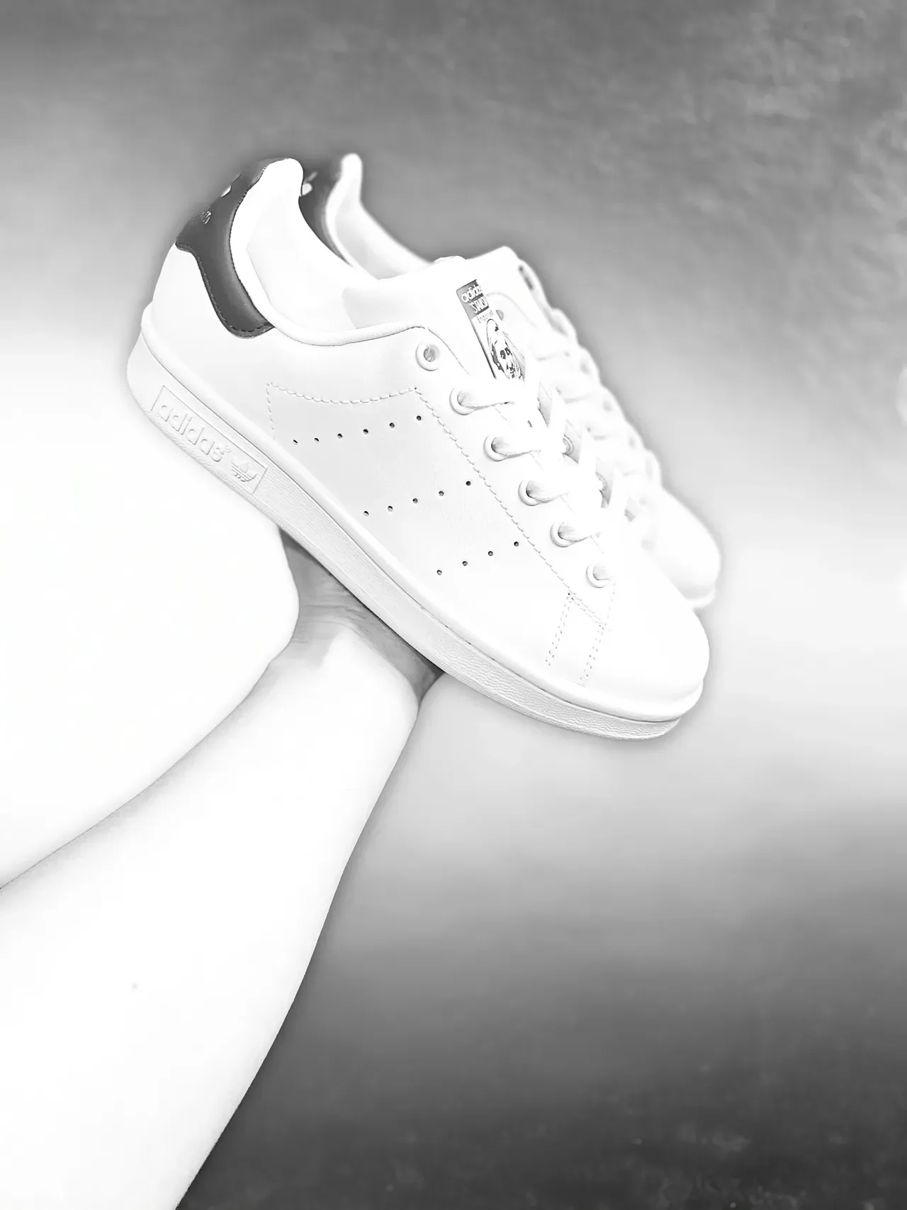 Adidas Stan Smith sneakers lifestyle branco e preto 2