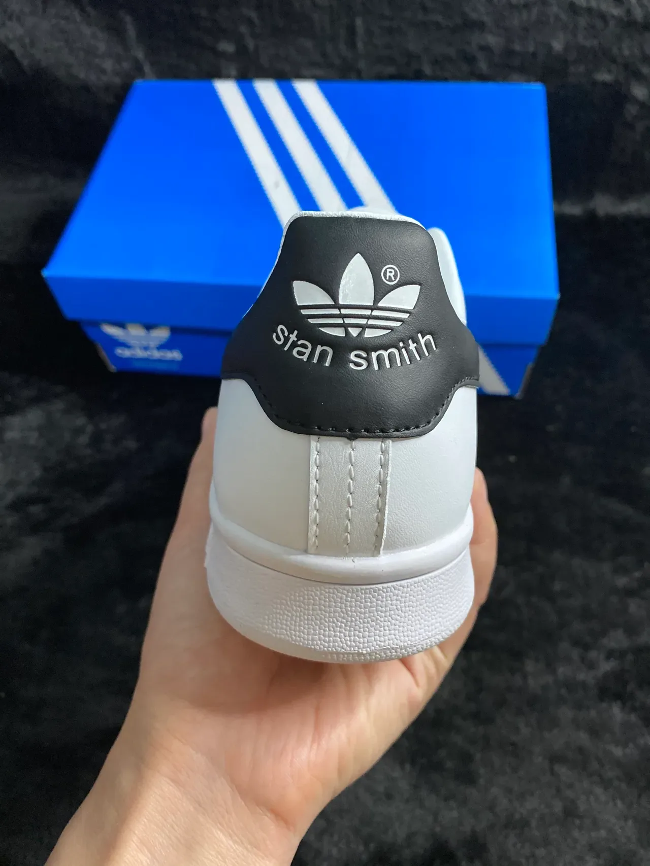 Adidas Stan Smith sneakers lifestyle branco e preto 7