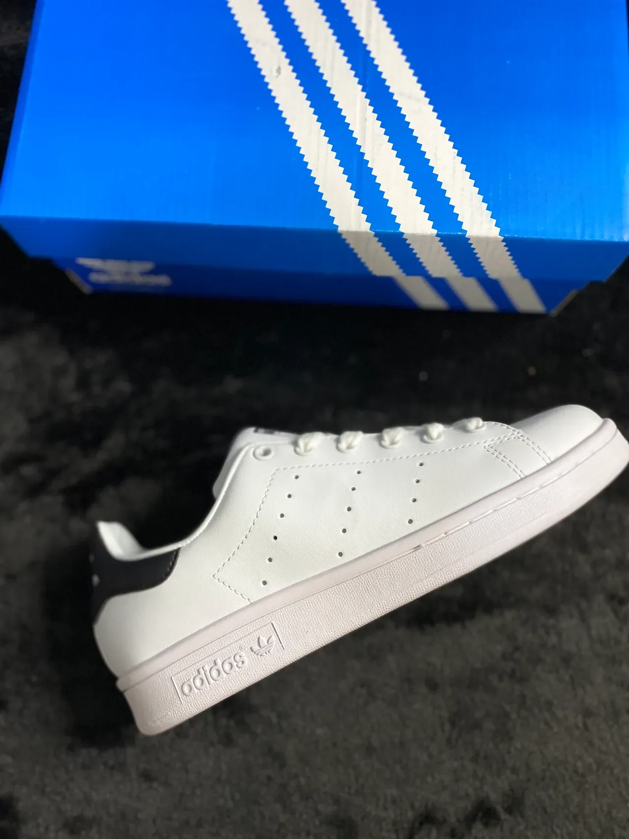 Adidas Stan Smith sneakers lifestyle branco e preto 8