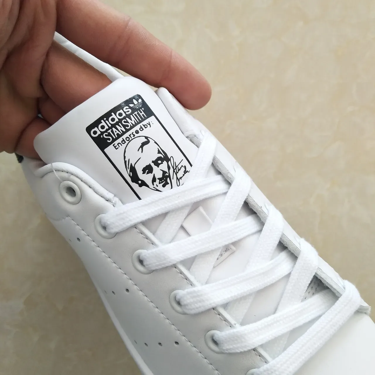 Adidas Stan Smith sneakers lifestyle branco e preto 15