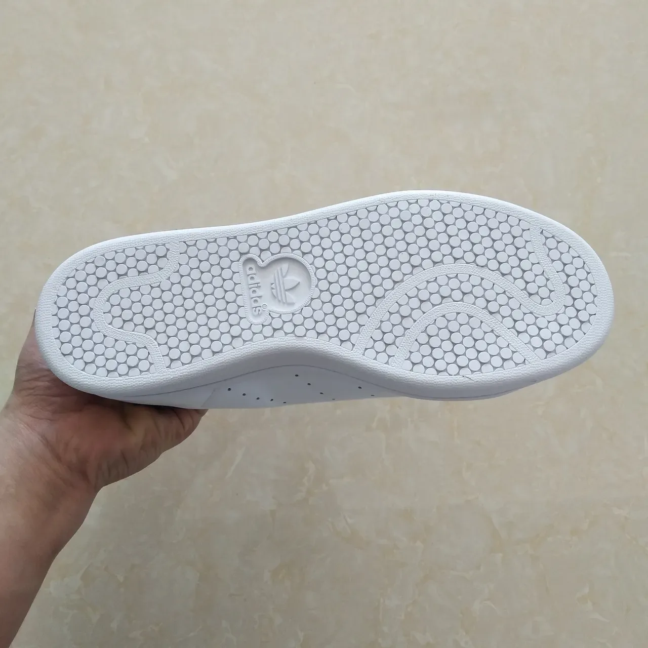 Adidas Stan Smith sneakers lifestyle branco e preto 18