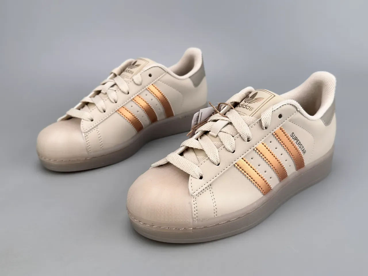 Adidas Superstar বেইজ গোল্ড শেল-টু মেটালিক তিন স্ট্রাইপ লাইফস্টাইল স্নিকার্স 3
