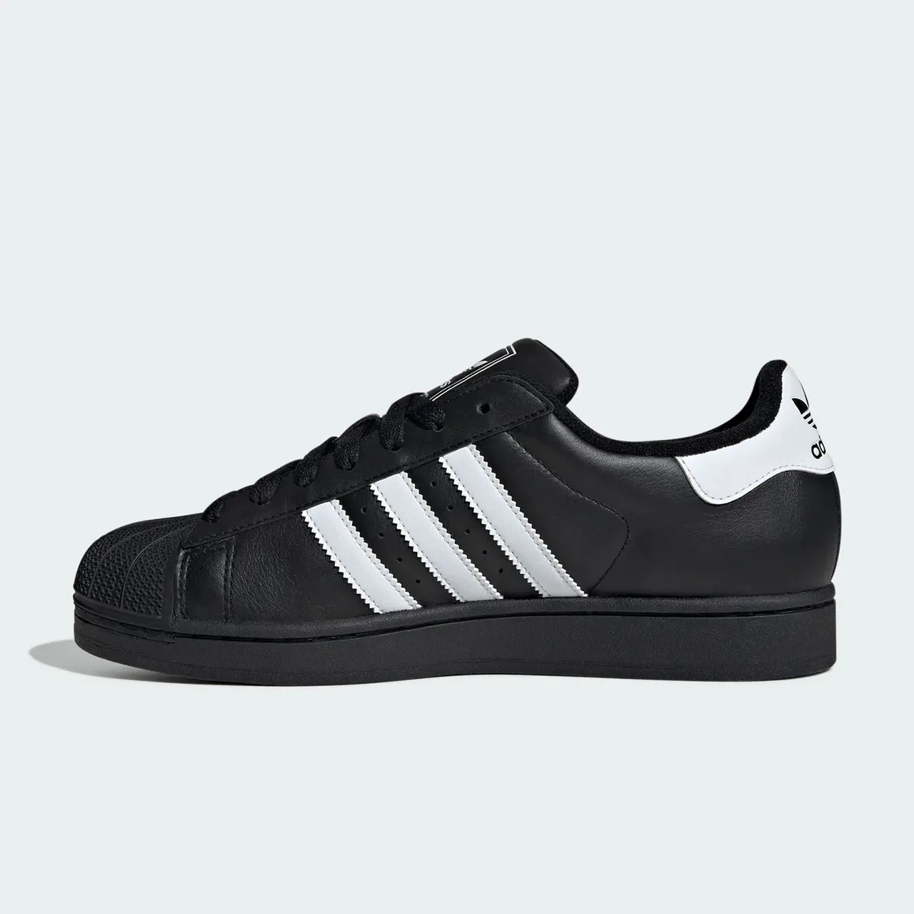 Adidas Superstar sneakers lifestyle noirs et argentés 4