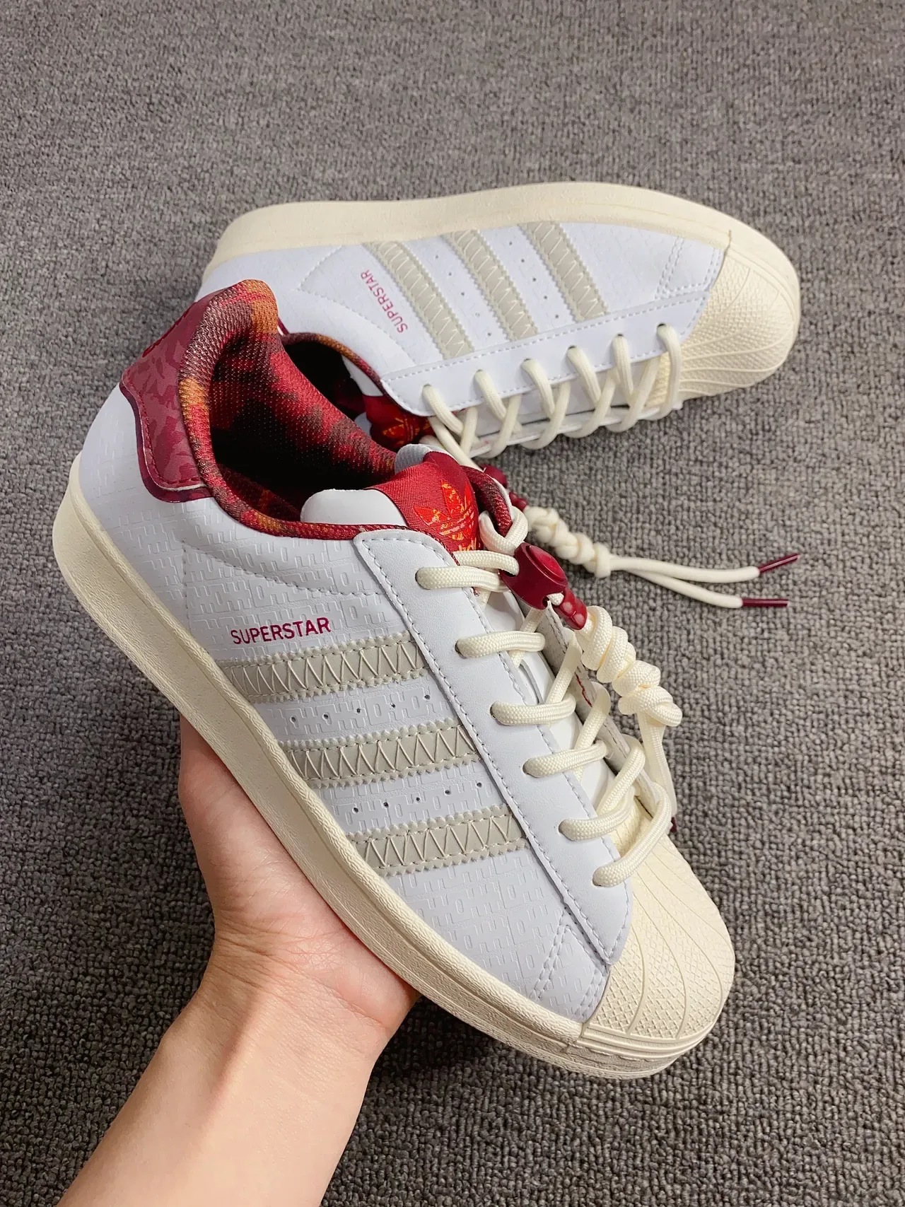 Adidas Superstar সাদা এবং লাল লাইফস্টাইল স্নিকার 2