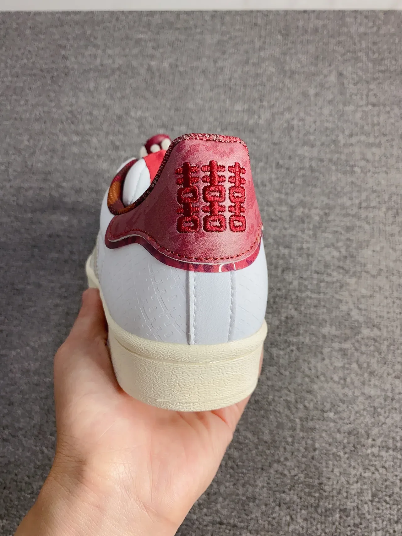 Adidas Superstar সাদা এবং লাল লাইফস্টাইল স্নিকার 8