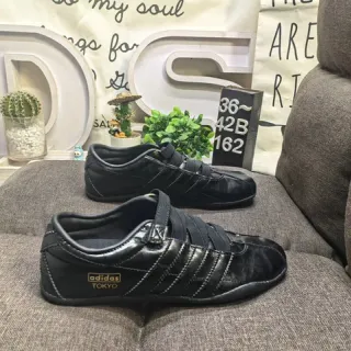 أديداس طوكيو أحذية رياضية جلد أسود مع حزام Velcro