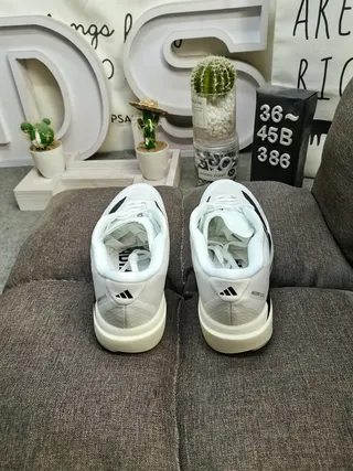 Adidas Zapatos de correr blancos y negros con tres rayas 8