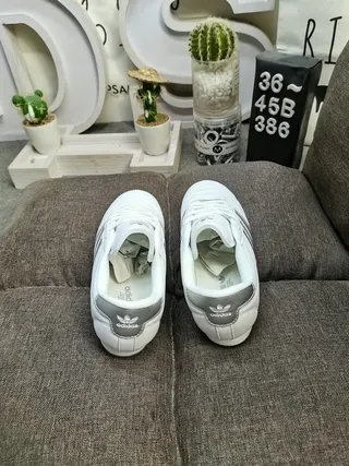 Adidas White Black Low-Top Leather Upper Lifestyle Sneakers 8