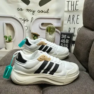 Adidas Chaussures Lifestyle Blancs et Noirs Low-Top à Trois Rayures Panneau Latéral