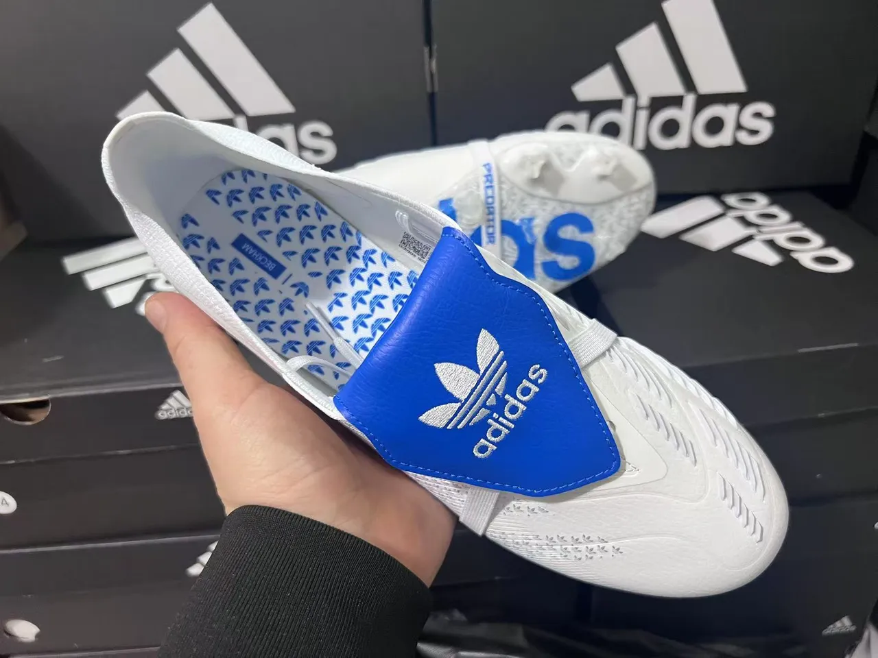 Adidas branco e azul sem cadarço fecho de alça contraforte do calcanhar translúcido terreno firme sapatos de futebol 6