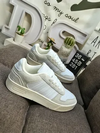 Adidas White Gold Low-Top Striped Side Panel Lifestyle Sneakers 9