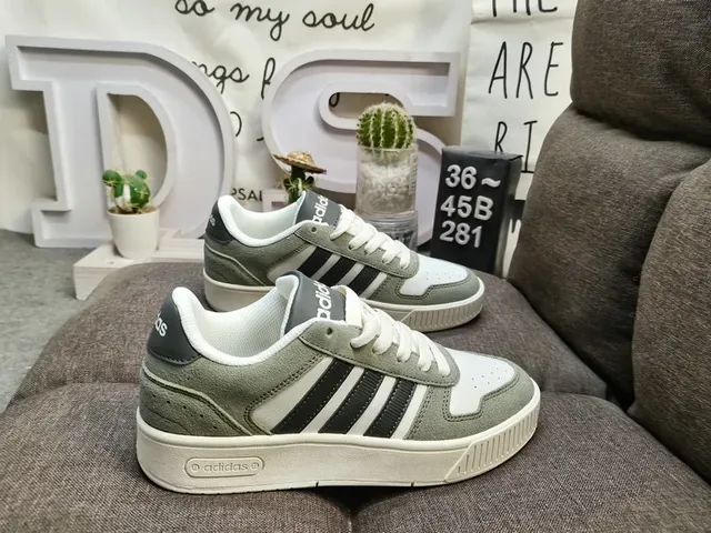 Adidas White Gold Low-Top Striped Side Panel Lifestyle Sneakers 21