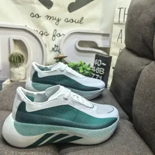 Adidas حذاء أسلوب حياة أبيض أخضر علوي من التنجيد ميدسول مصمم
