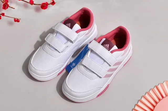 Adidas White Low-Top Velcro Strap Closure Lifestyle Sneakers 10