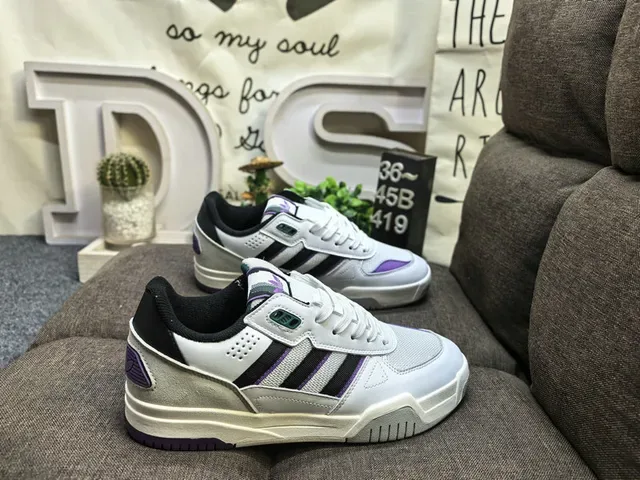 Adidas White Navy Low-Top Perforated Toe Lifestyle Sneakers 11