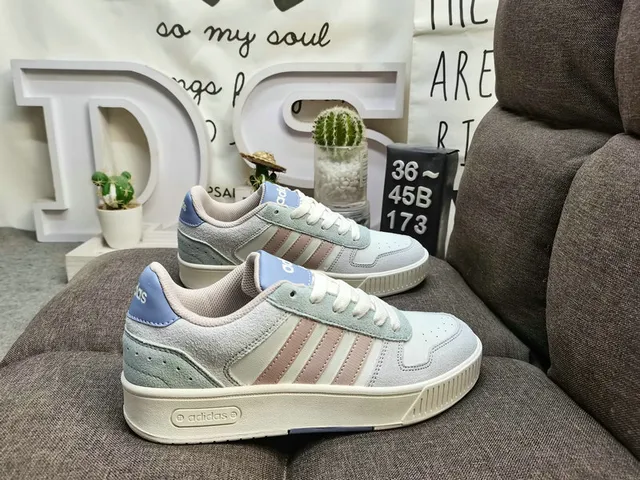 Adidas Chaussures Lifestyle Blanc et Jaune Low-Top Mix Daim Cuir 11
