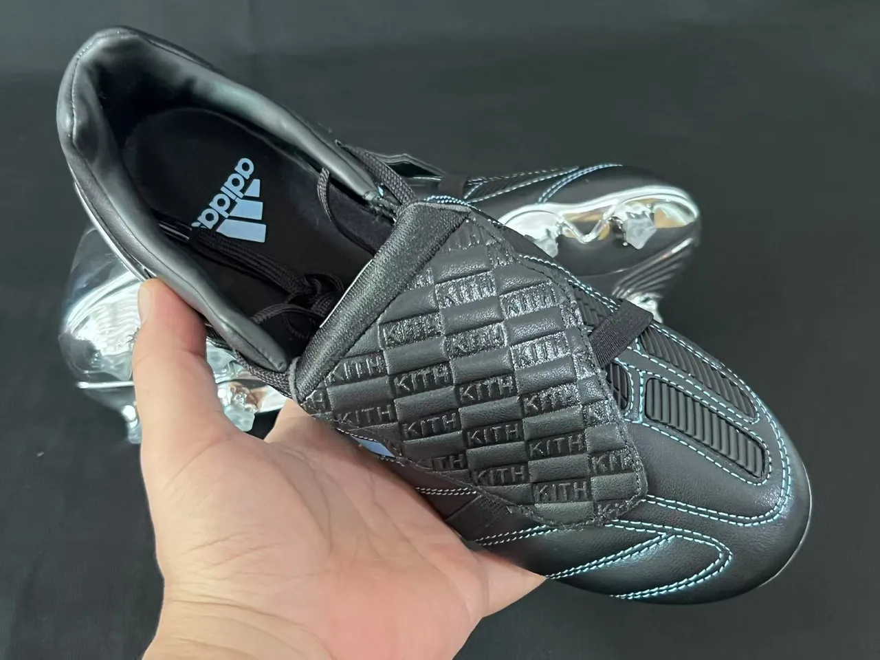 Adidas x KITH Predator Chuteiras de futebol para terreno firme 3
