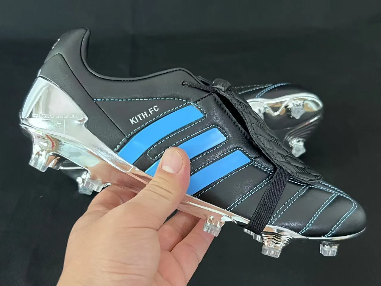 Adidas x KITH Predator Chuteiras de futebol para terreno firme 6
