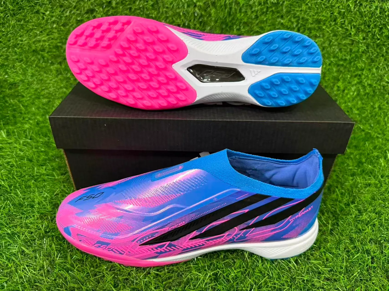 Adidas X Chaussures de soccer en gazon avec upper sock-fit rose violet superposé en gradient iridescent 7