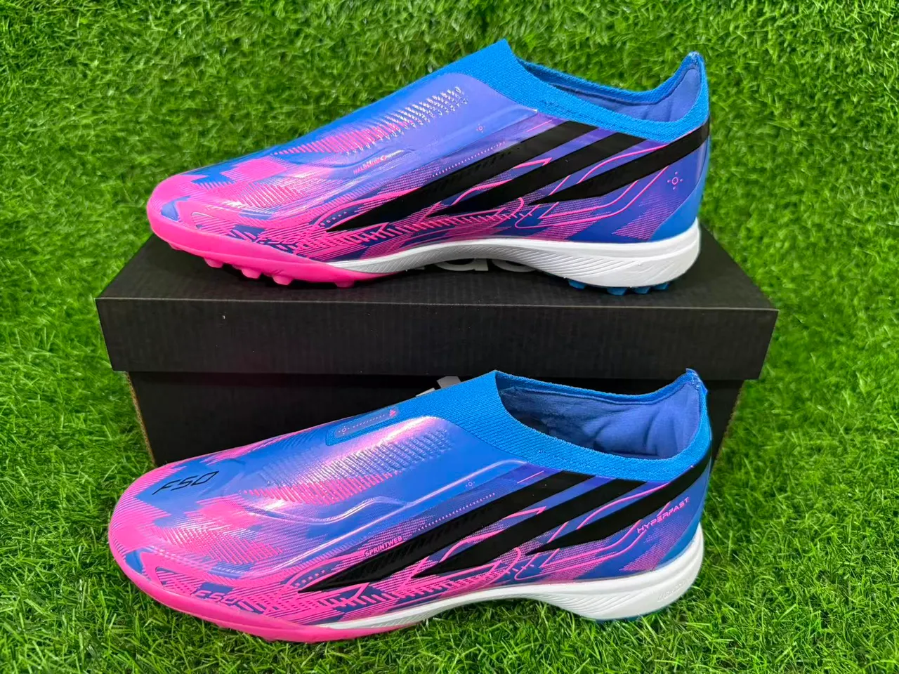 Adidas X Chaussures de soccer en gazon avec upper sock-fit rose violet superposé en gradient iridescent 8