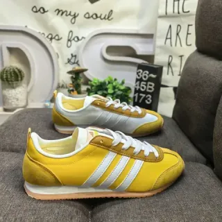 Adidas 黄色白色 Retro Runner 三条纹侧边面板 生活方式运动鞋