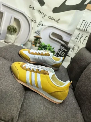 Adidas Yellow White Retro Runner Three-Stripe Side Panel Lifestyle Sneakers 7