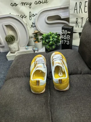 Adidas Yellow White Retro Runner Three-Stripe Side Panel Lifestyle Sneakers 8