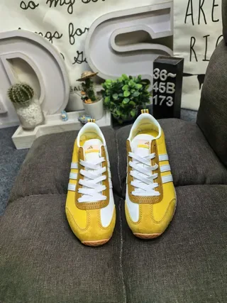 Adidas Yellow White Retro Runner Three-Stripe Side Panel Lifestyle Sneakers 10