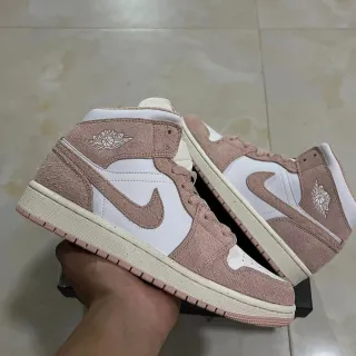 Tênis de basquete Air Jordan 1 High rosa empoeirado e branco