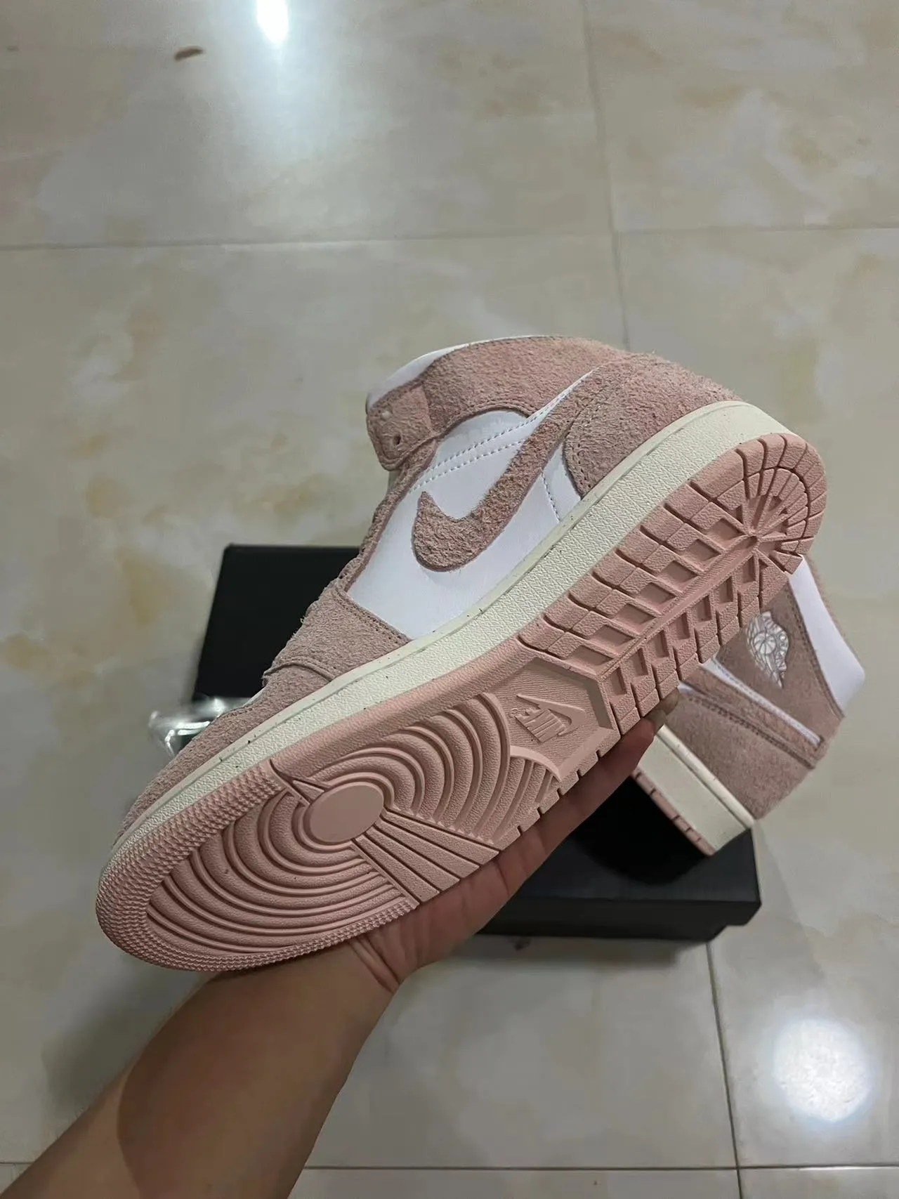Air Jordan 1 High ডাস্টি পিঙ্ক এবং সাদা বাস্কেটবল জুতো 6
