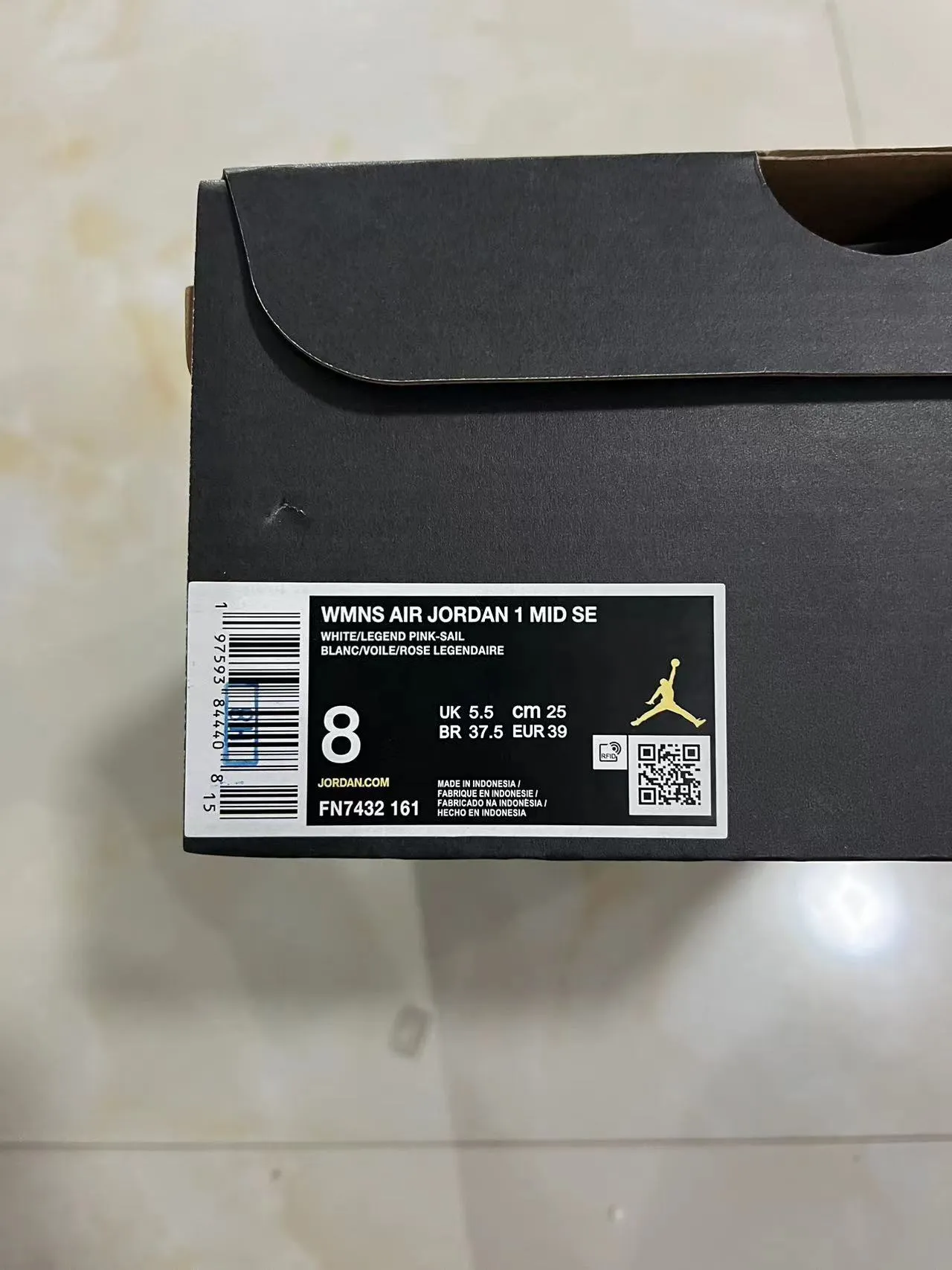 Air Jordan 1 High ডাস্টি পিঙ্ক এবং সাদা বাস্কেটবল জুতো 10