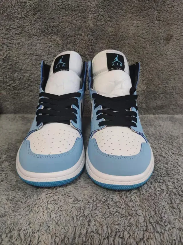 Air Jordan 1 High أزرق فاتح أبيض أسود أحذية كرة السلة 5