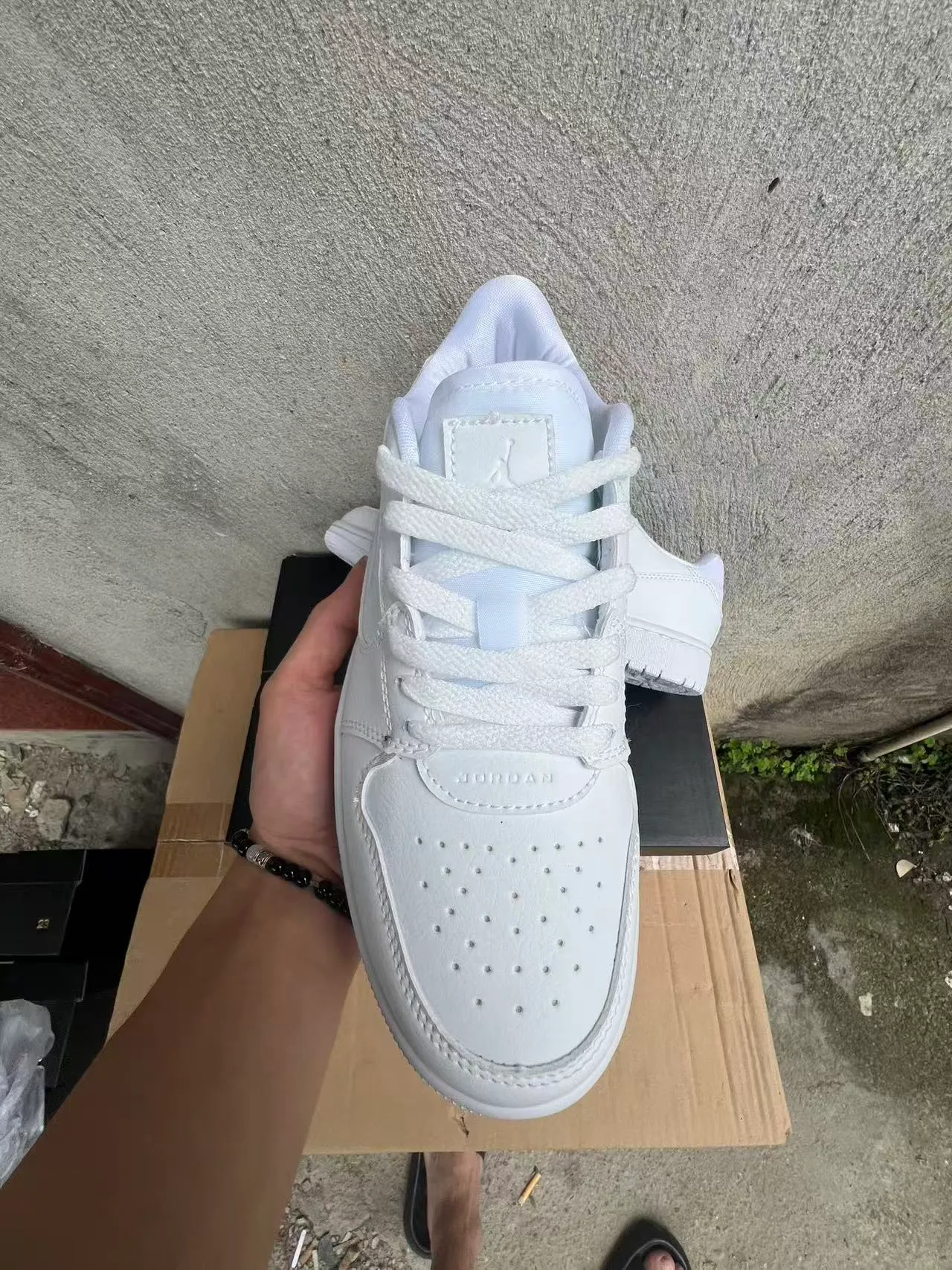 حذاء سنيكرز لايف ستايل Air Jordan 1 Low أسود وأزرق ملكي وأبيض 13