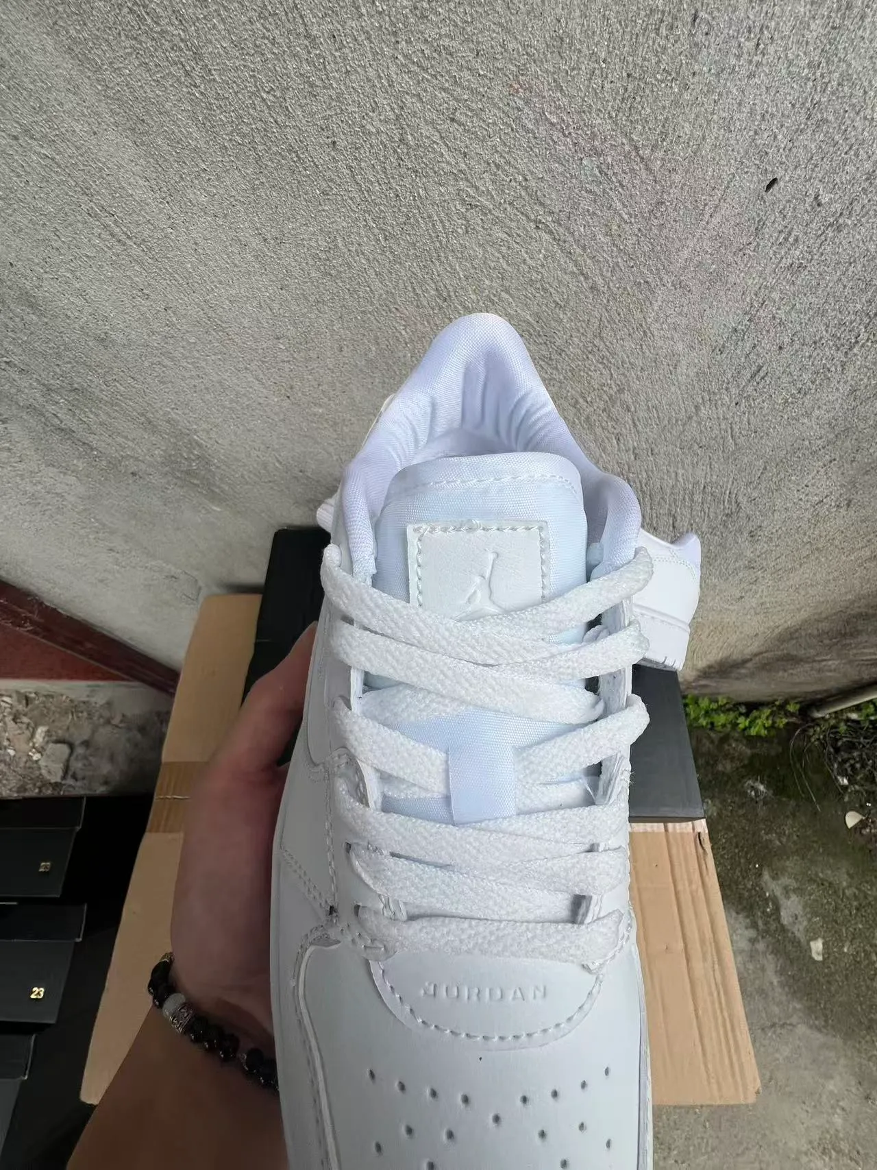 حذاء سنيكرز لايف ستايل Air Jordan 1 Low أسود وأزرق ملكي وأبيض 14