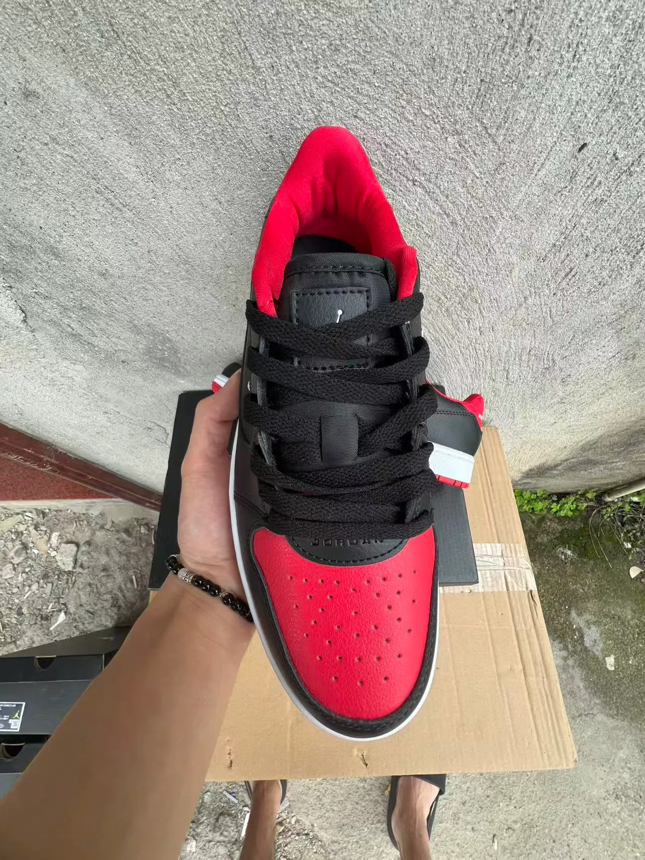 حذاء سنيكرز لايف ستايل Air Jordan 1 Low أسود وأزرق ملكي وأبيض 23