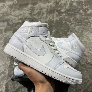 Tênis de basquete Air Jordan 1 Mid monocromático cinza claro