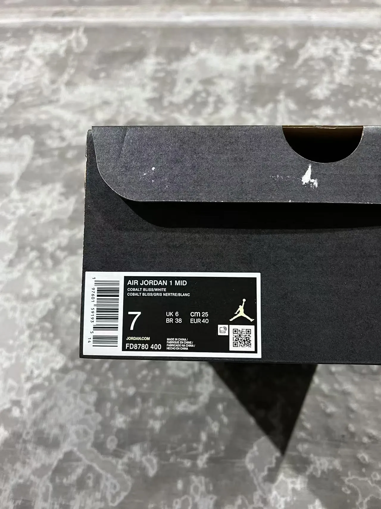 Zapatillas de baloncesto Air Jordan 1 Mid monocromáticas gris claro 10